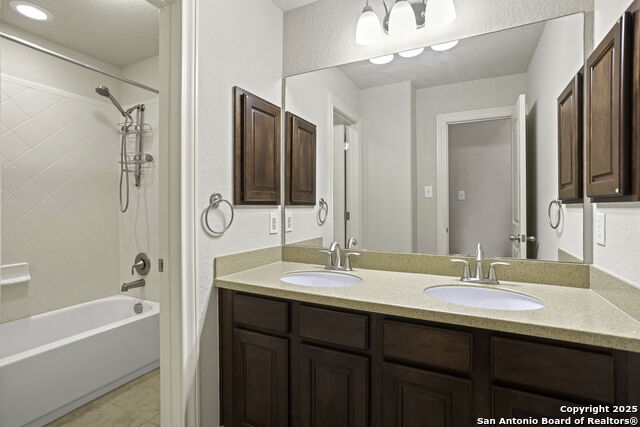 Image 19 of 29 For 12606 Flower Bend