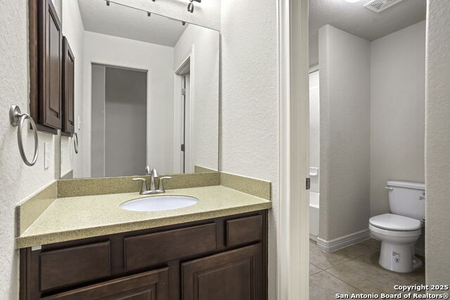 Image 21 of 29 For 12606 Flower Bend