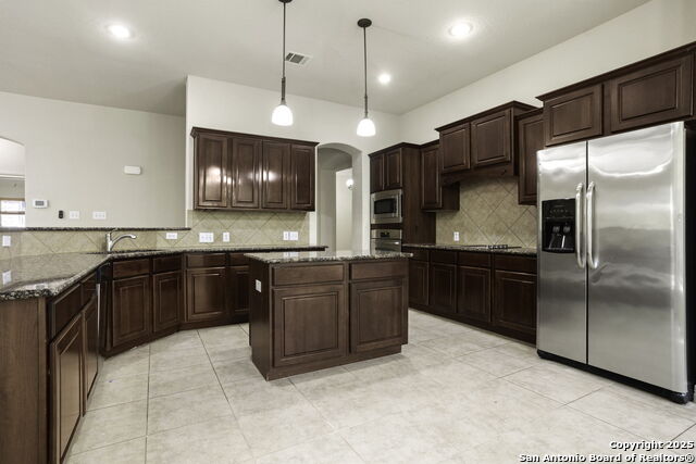 Image 5 of 29 For 12606 Flower Bend