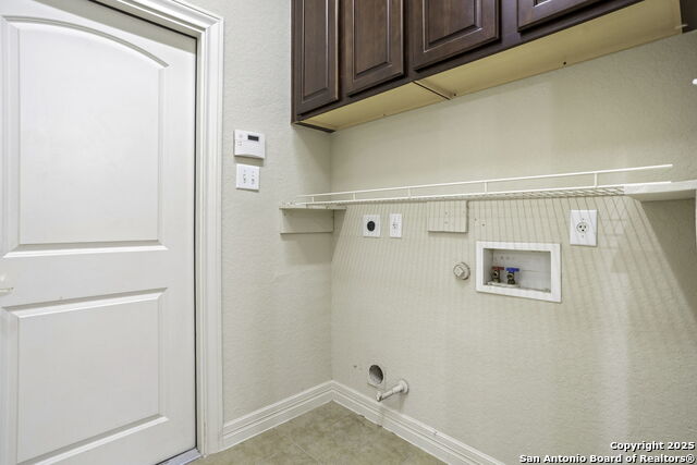 Image 7 of 29 For 12606 Flower Bend