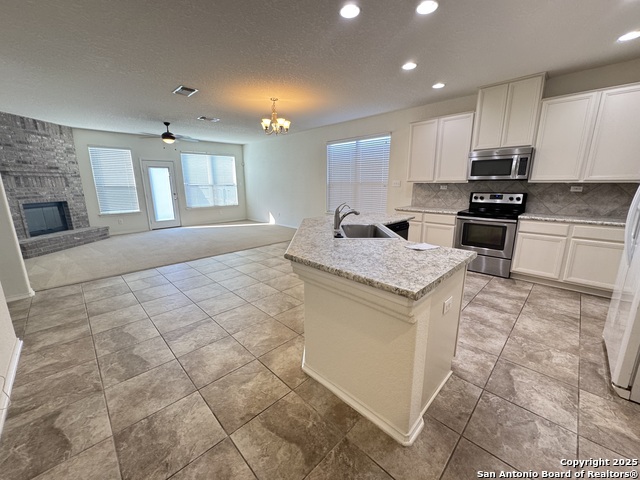 Image 3 of 18 For 128 Landmark