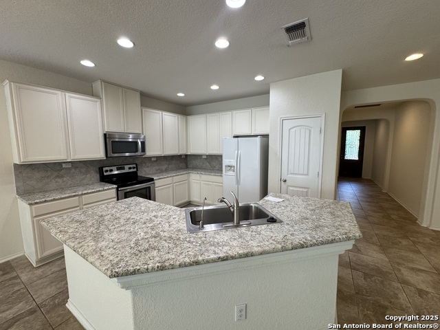 Image 4 of 18 For 128 Landmark