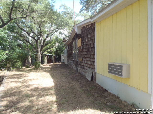 Image 14 of 49 For 650 Oakleaf  