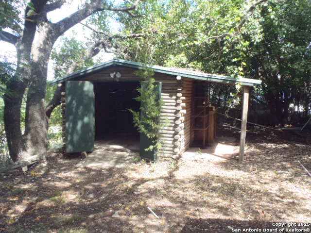 Image 15 of 49 For 650 Oakleaf  