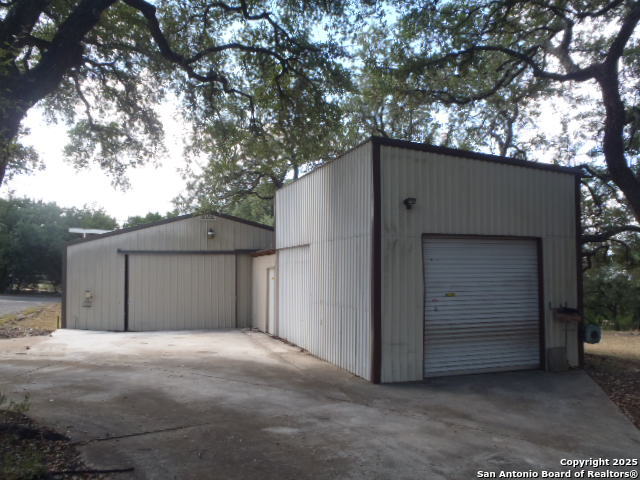 Image 18 of 49 For 650 Oakleaf  
