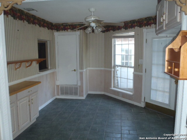 Image 24 of 49 For 650 Oakleaf  