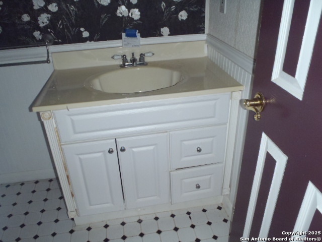 Image 31 of 49 For 650 Oakleaf  