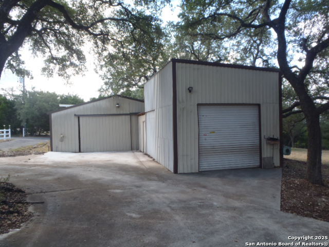 Image 4 of 49 For 650 Oakleaf  