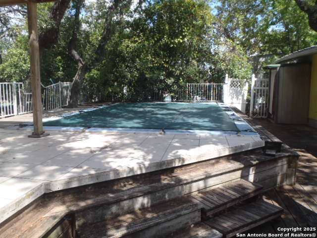 Image 43 of 49 For 650 Oakleaf  