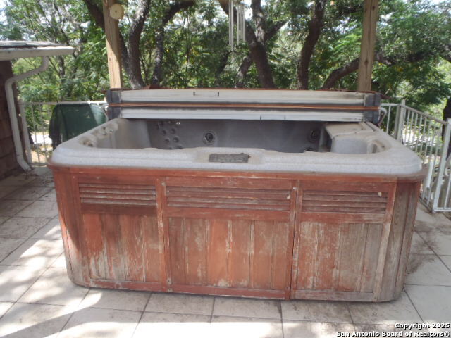 Image 45 of 49 For 650 Oakleaf  