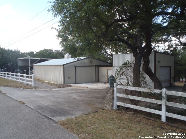 Image 5 of 49 For 650 Oakleaf  