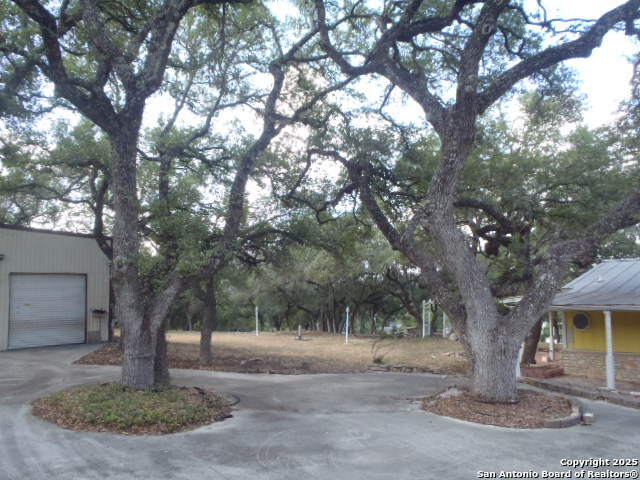 Image 6 of 49 For 650 Oakleaf  