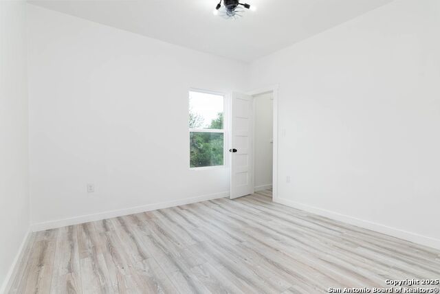 Image 15 of 22 For 1339 Schley Avenue