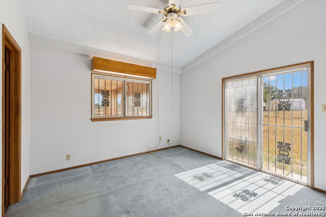 Listing photo id 16 for 8677 Kirkner Rd