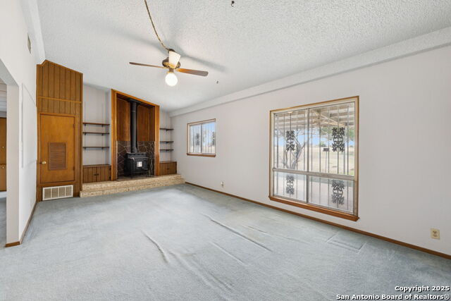 Listing photo id 18 for 8677 Kirkner Rd