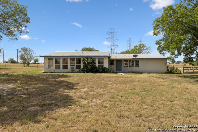 Listing photo id 27 for 8677 Kirkner Rd