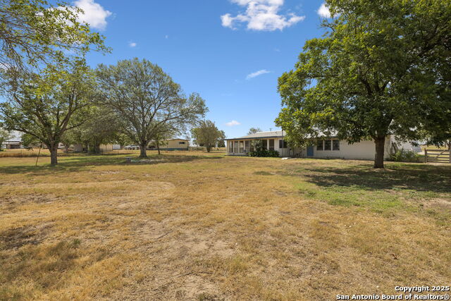Listing photo id 31 for 8677 Kirkner Rd