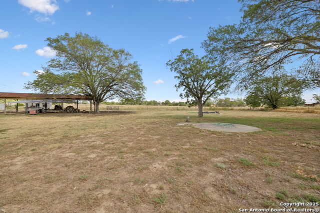 Listing photo id 33 for 8677 Kirkner Rd