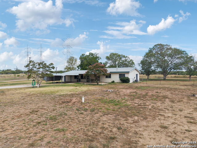 Listing photo id 34 for 8677 Kirkner Rd