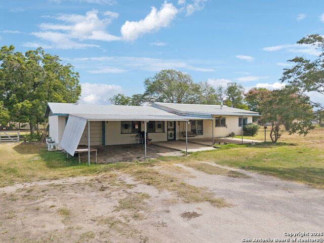 Listing photo id 36 for 8677 Kirkner Rd