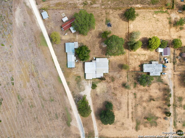 Listing photo id 37 for 8677 Kirkner Rd