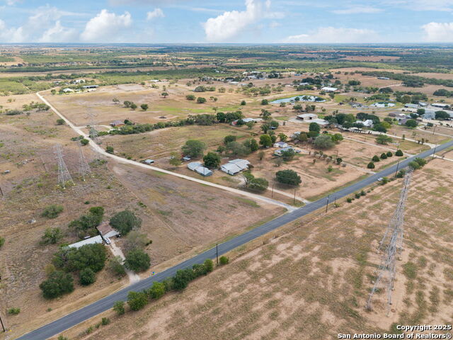 Listing photo id 38 for 8677 Kirkner Rd