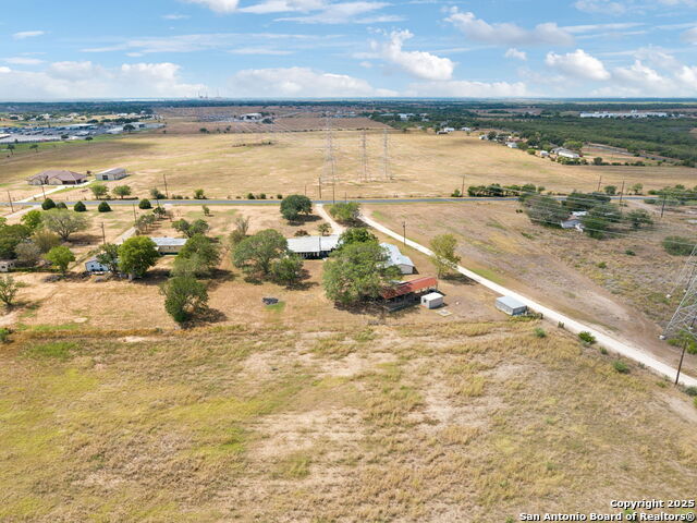 Listing photo id 41 for 8677 Kirkner Rd