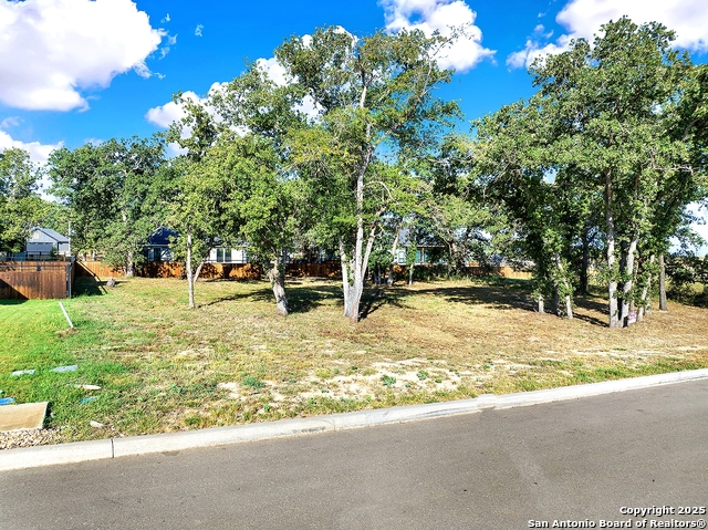 Listing photo id 2 for 108 Laurel