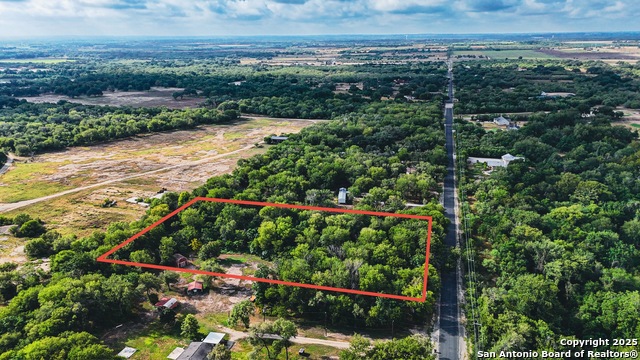 Listing photo id 1 for 8630 Cagnon  