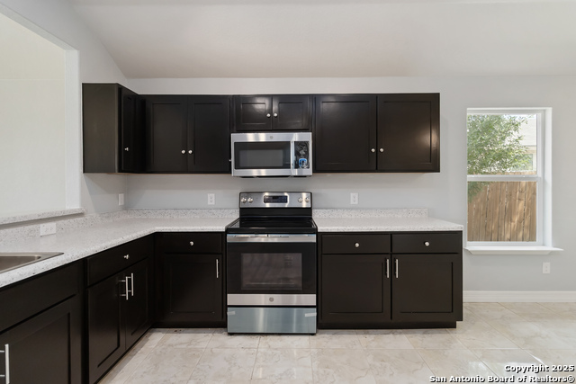 Image 12 of 28 For 10214 Renova