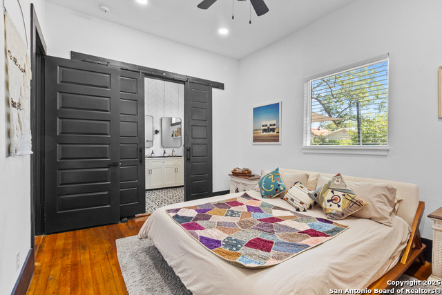 Listing photo id 12 for 318 Belmont  