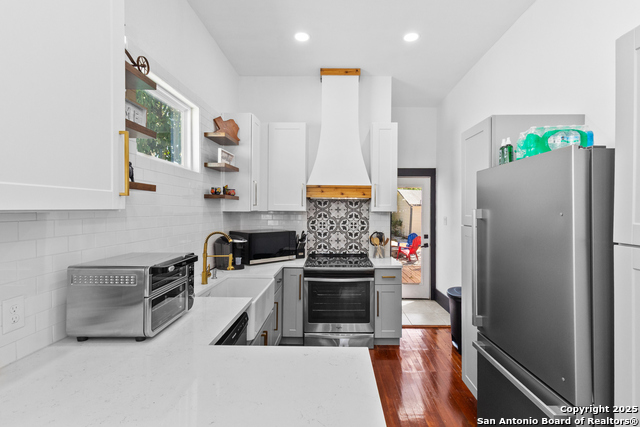 Listing photo id 15 for 318 Belmont  