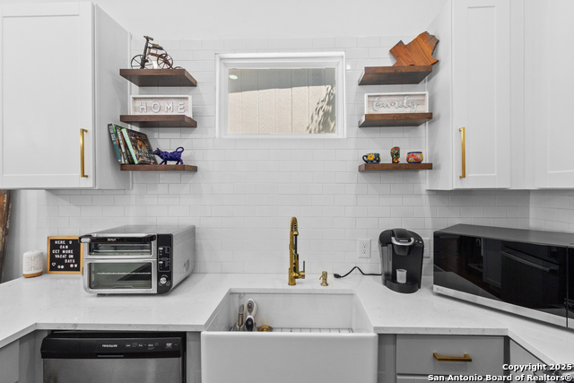 Listing photo id 16 for 318 Belmont  