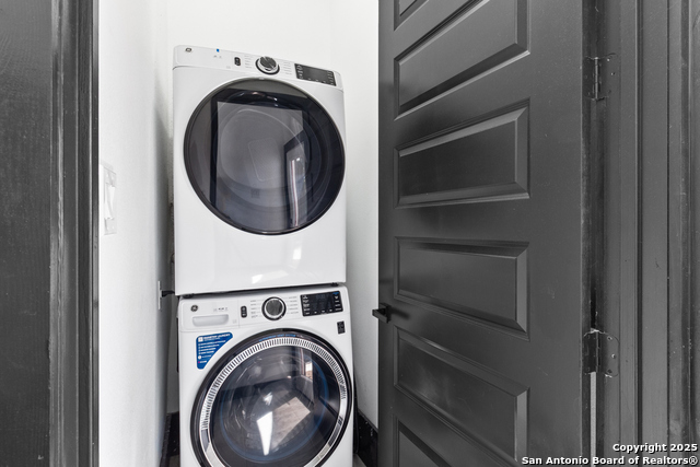 Listing photo id 17 for 318 Belmont  