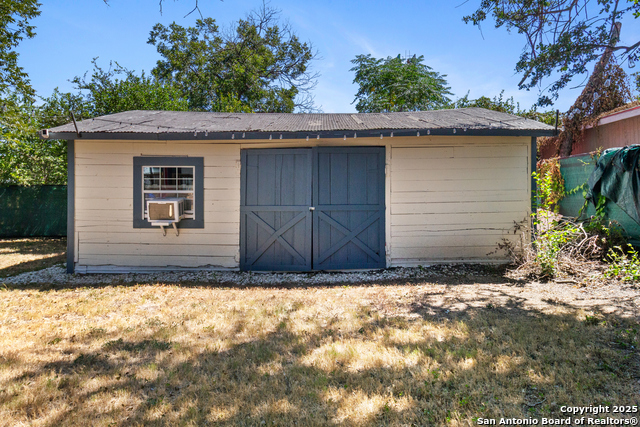 Listing photo id 19 for 318 Belmont  