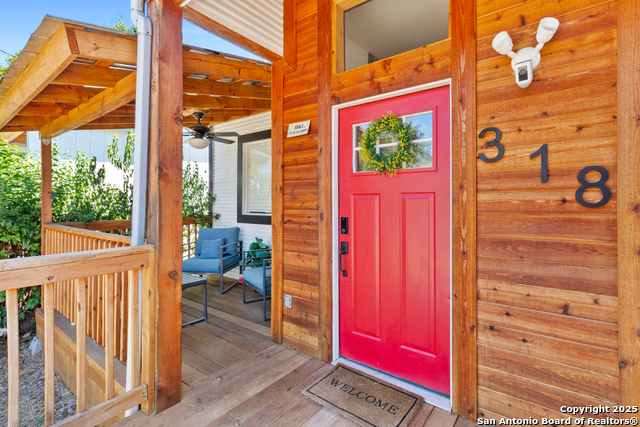 Listing photo id 1 for 318 Belmont  