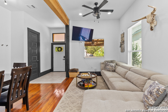 Listing photo id 2 for 318 Belmont  