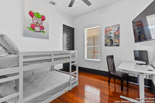 Listing photo id 7 for 318 Belmont  