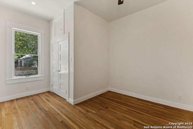 Listing photo id 8 for 122 Leopold