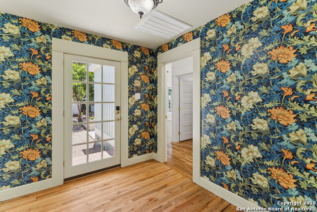 Listing photo id 13 for 122 Leopold