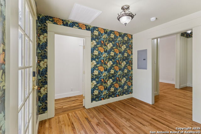 Listing photo id 14 for 122 Leopold