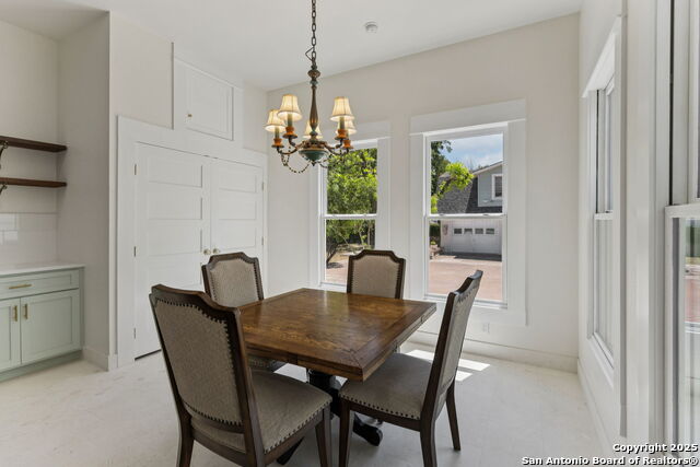 Listing photo id 17 for 122 Leopold