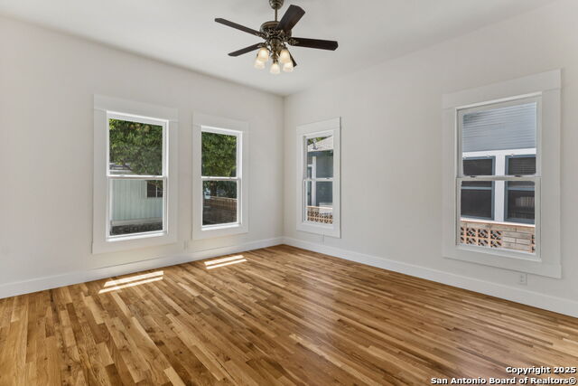 Listing photo id 24 for 122 Leopold