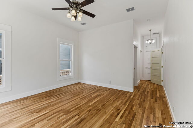 Listing photo id 26 for 122 Leopold