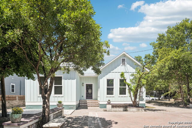 Listing photo id 32 for 122 Leopold