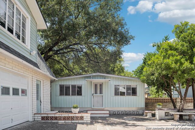 Listing photo id 36 for 122 Leopold