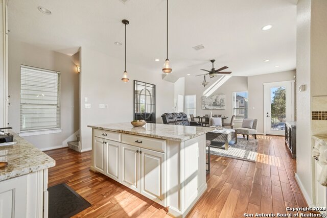 Image 11 of 38 For 3831 Harry Wurzbach Rd 23