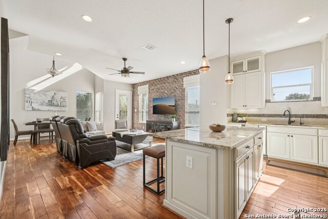 Image 12 of 38 For 3831 Harry Wurzbach Rd 23