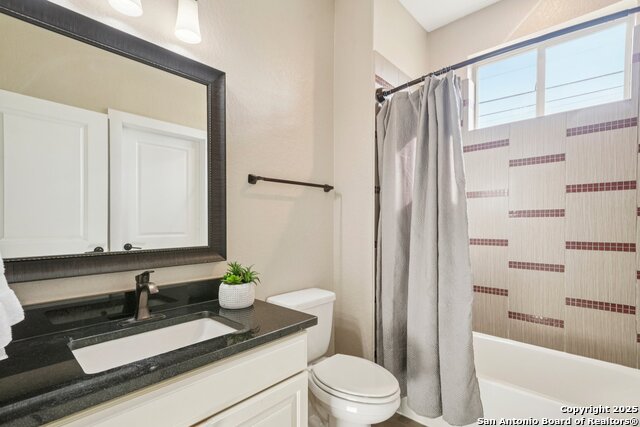 Image 14 of 38 For 3831 Harry Wurzbach Rd 23