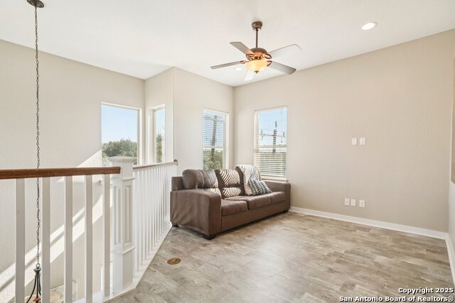 Image 22 of 38 For 3831 Harry Wurzbach Rd 23